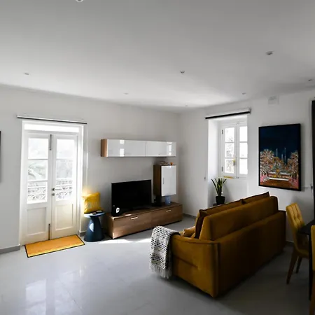 The Hive, Your Secret Sanctuary * Floriana