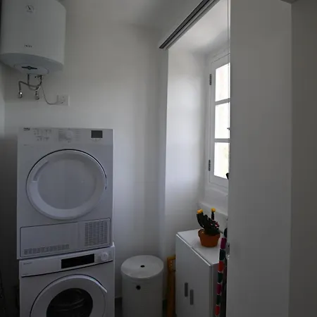 The Hive, Your Secret Sanctuary Daire *