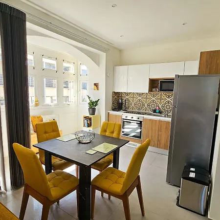 The Hive, Your Secret Sanctuary Lejlighed Floriana