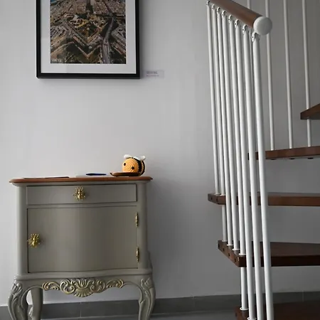 The Hive, Your Secret Sanctuary Apartment *