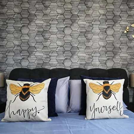 The Hive, Your Secret Sanctuary Lejlighed