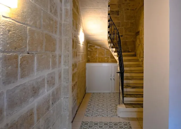 The Hive, Your Secret Sanctuary * Floriana