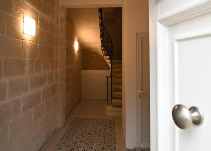 The Hive, Your Secret Sanctuary Appartement